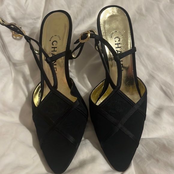 Chanel black satin evening heels 35 1/2 made in Italy - Picture 1 of 5
